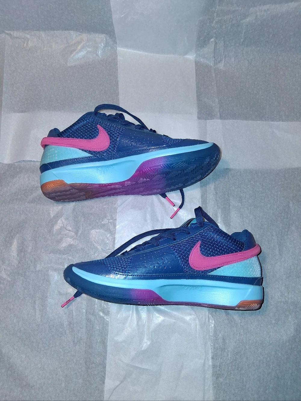 Nike Sneakers, Brand New, Women size 6 = 4.5Y - Picture 6 of 9